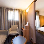 Mercedes Hotel Paris