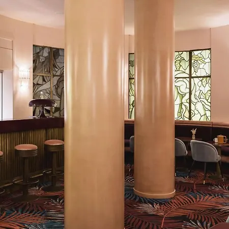 Mercedes Hotell Paris