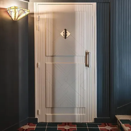 Mercedes Hotel Paris