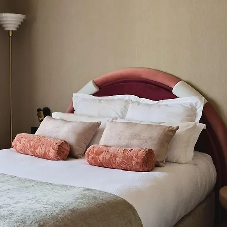 Mercedes Hotell Paris