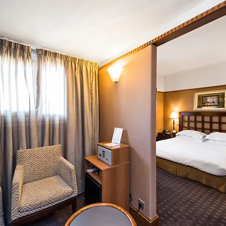 Mercedes Hotell Paris