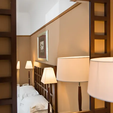 Mercedes Hotel Paris