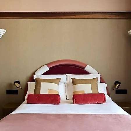 Western Mercedes 4*