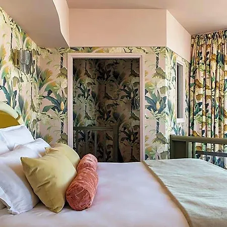Western Mercedes 4* Paris