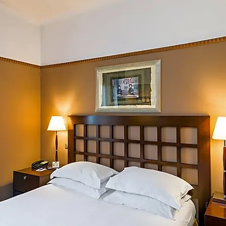 Western Mercedes 4* Paris