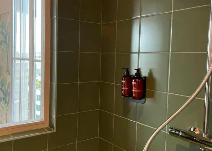 Mercedes 4* باريس