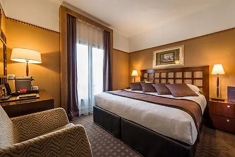 فندق Mercedes 4*