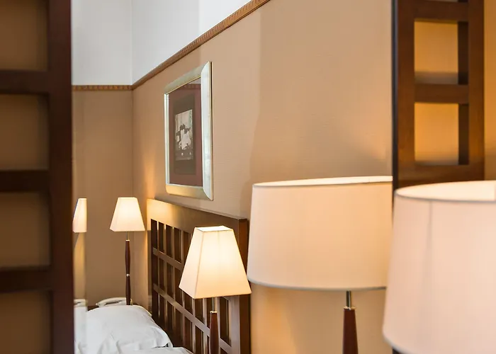 Mercedes فندق باريس