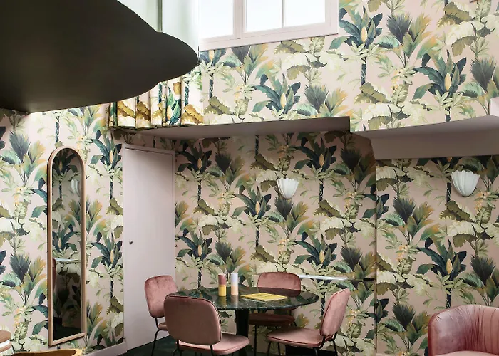 Mercedes 4* باريس