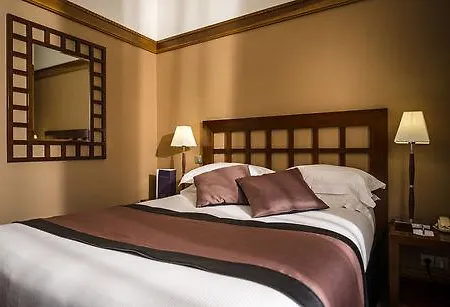 Mercedes Hotel Paryż